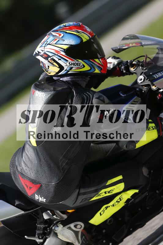 Archiv-2025/53 16.09.2025 Track Day Domi Aegerter ADR/Gruppe rot/backside